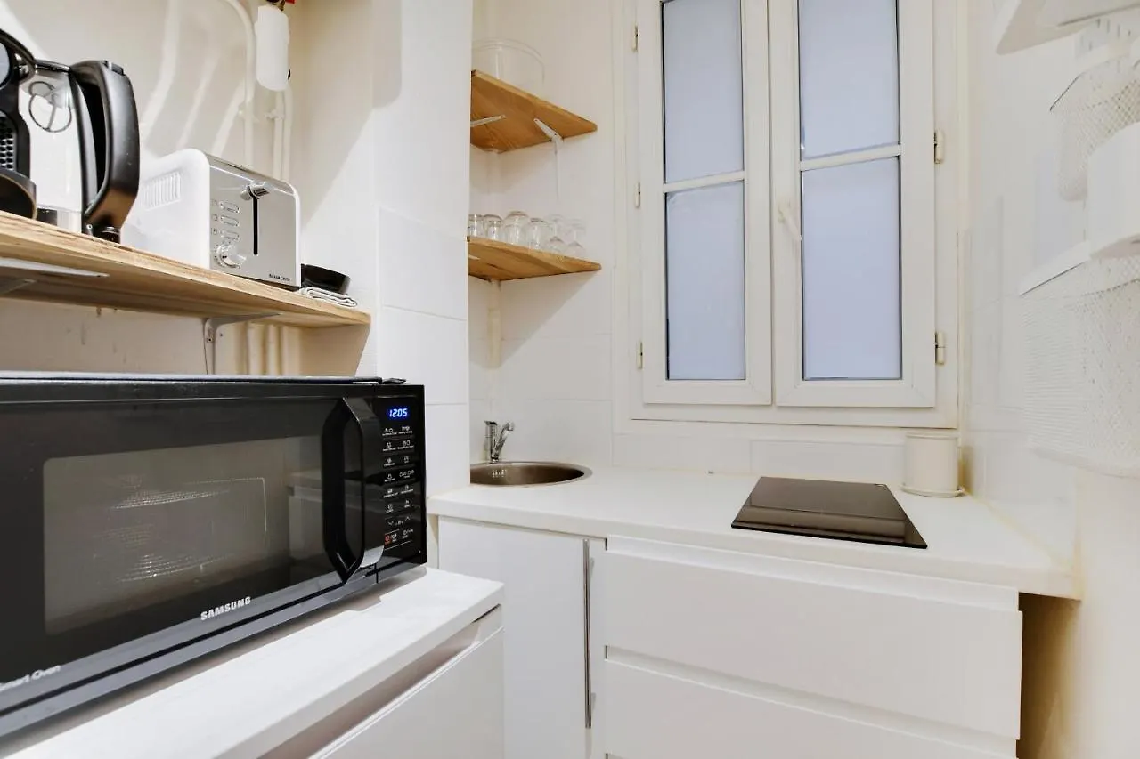 דירה Cozy Parisian Retreat In The Heart Of The City *