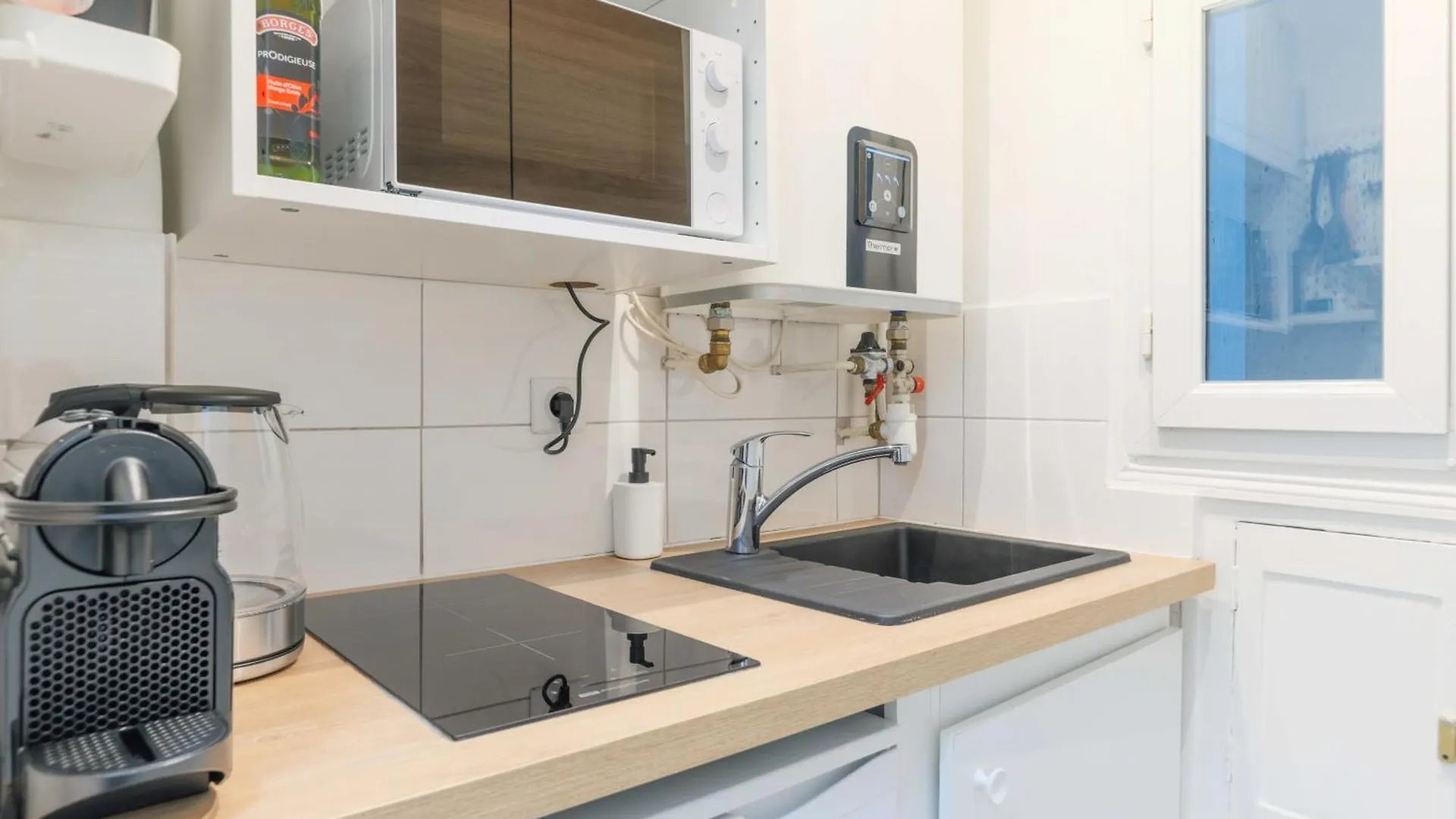 Cozy Parisian Retreat In The Heart Of The City דירה